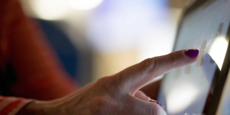 从健行者到户外达人:运动服饰与健身器材的进阶指南