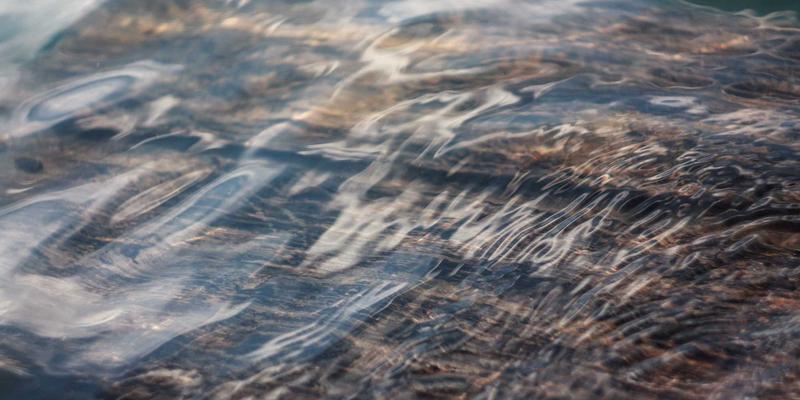 徒步鞋与登山靴终极选购指南：根据脚型、路况与负重匹配鞋款