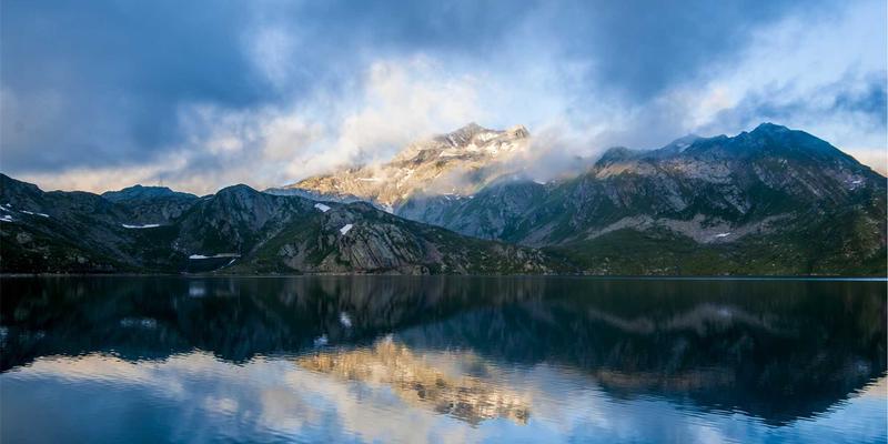 户外装备全攻略：从运动服饰到露营装备，打造你的完美户外体验