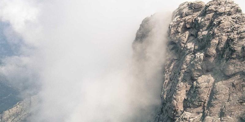 户外装备全解析:健行者的徒步装备选择指南