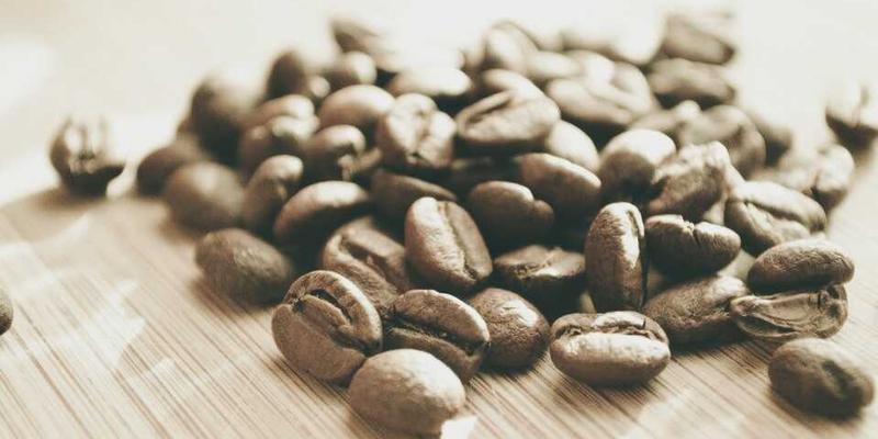 溯溪与水上运动装备指南：健行者与露营爱好者的全方位安全准备